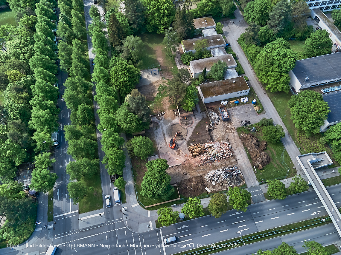 14.05.2022 - Luftbilder von der Baustelle Haus für Kinder in Neuperlach